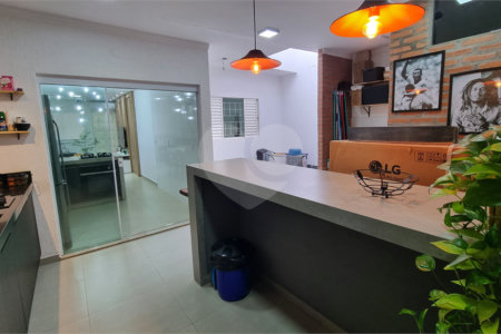 Casa no Condomínio Flamboyant II a venda .