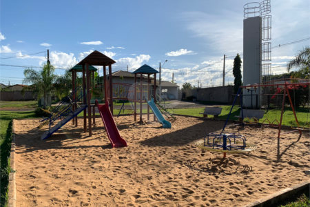 Terreno à venda com 2 quartos, sendo 1 suíte, no condomínio Costa Leste, Três Lagoas - MS