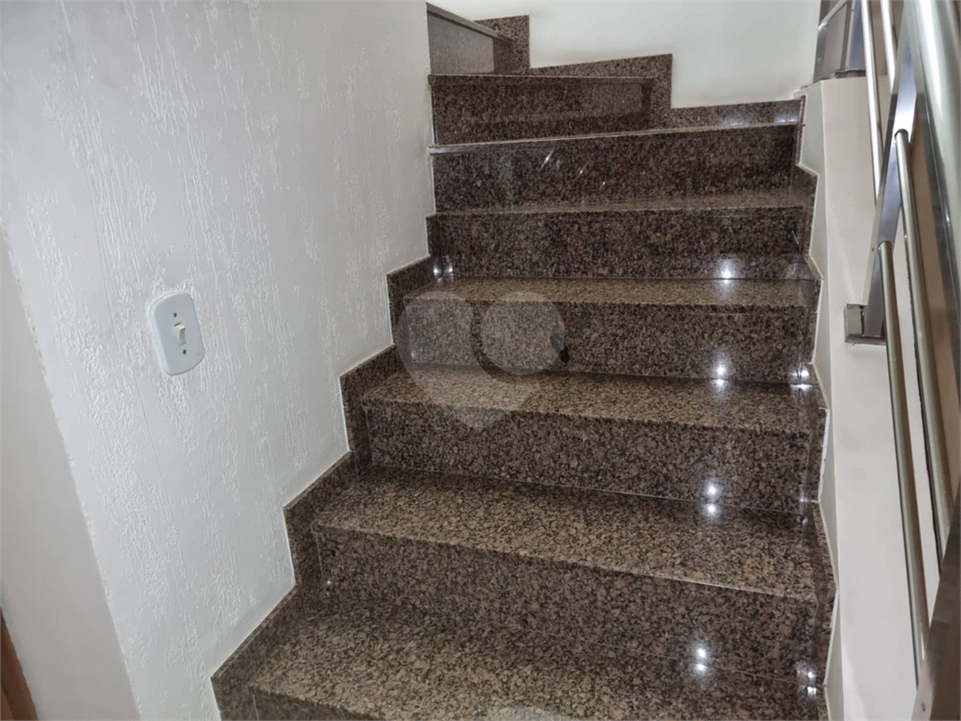 Sobrado à venda com 3 quartos, sendo 1 suíte,  em Jardim Campo Limpo, São Paulo, SP