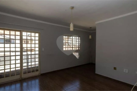 Casa à venda com 5 quartos, sendo 1 suíte, em Vila Rosália, Guarulhos, SP