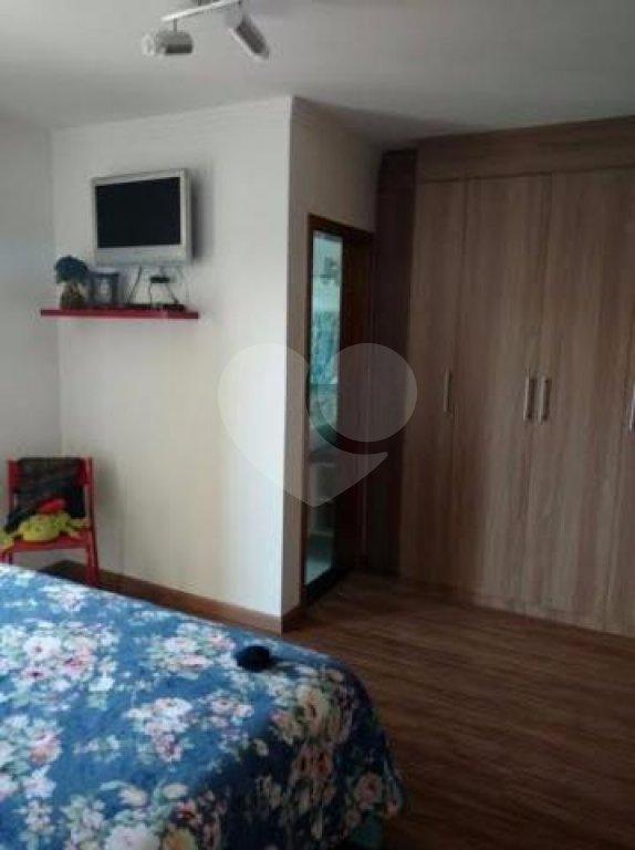 Sobrado à venda com 3 suítes em Vila Constança, São Paulo, SP