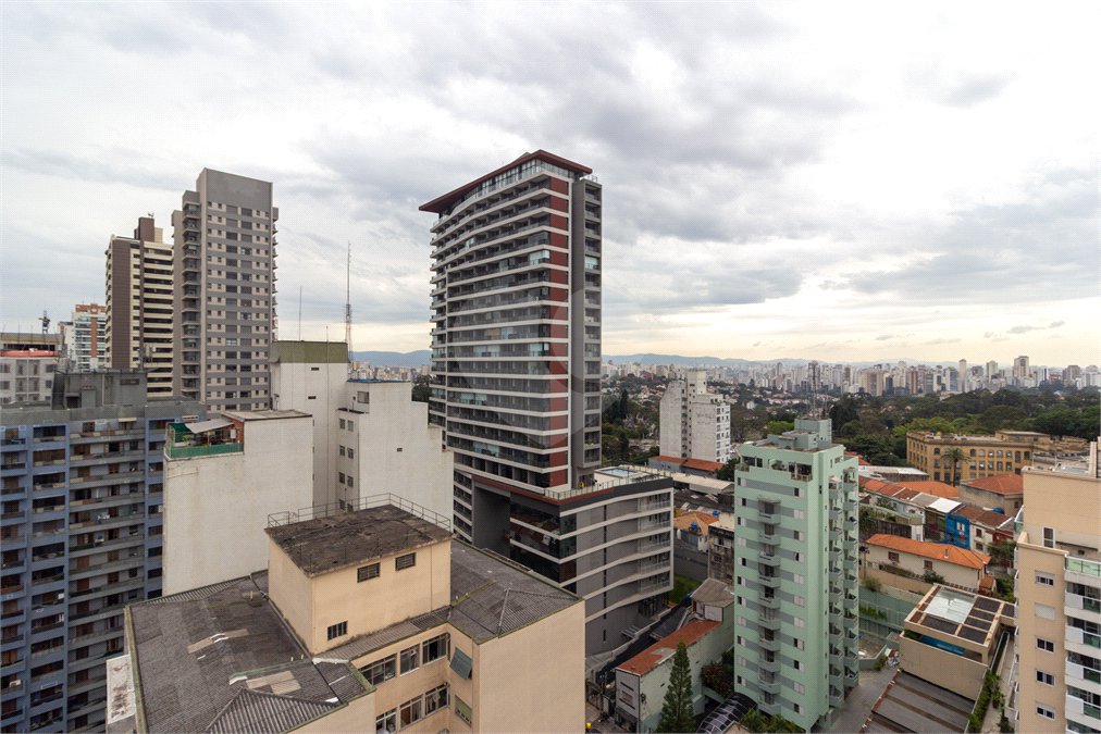 Cobertura à venda com 3 quartos, sendo 1 suíte,  em Pinheiros, São Paulo, SP