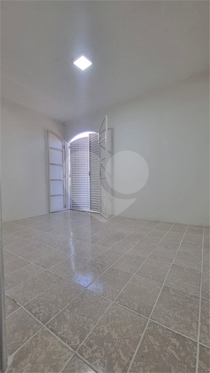 Sobrado à venda com 2 quartos em Vila Nivi, São Paulo, SP