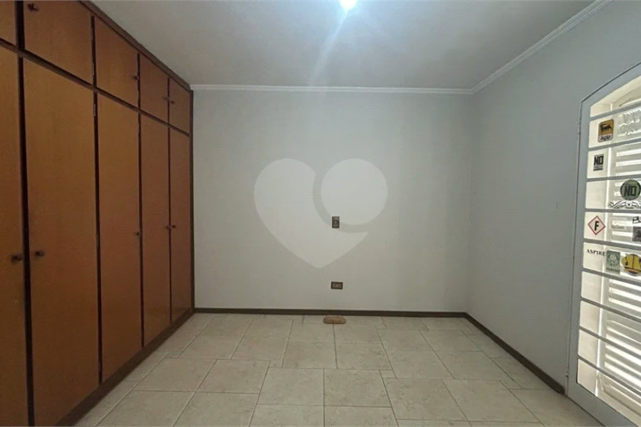 Venda Casa com 4 Dormitórios no Parque Santa Cecília