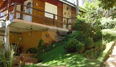 Casa à venda com 4 quartos, sendo 2 suítes,  em Campos de Mairiporã, Mairiporã, SP