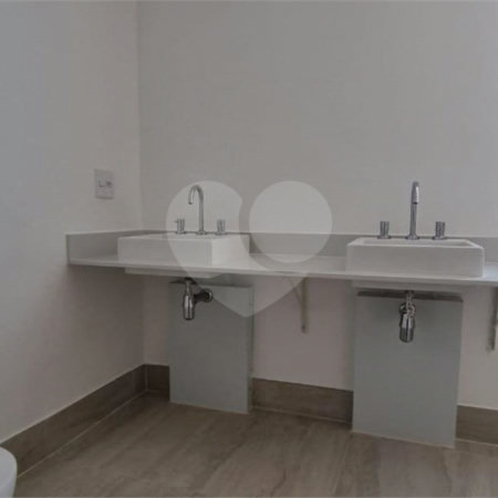 Apartamento à venda com 3 suítes em Moema, São Paulo, SP
