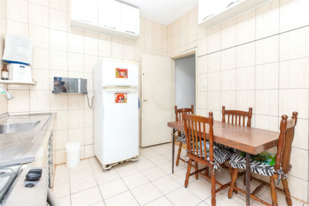 Sobrado à venda com 3 quartos, sendo 1 suíte,  em Cidade Monções, São Paulo, SP