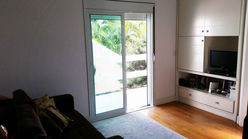 Casa à venda com 4 suítes em Granja Julieta, São Paulo, SP