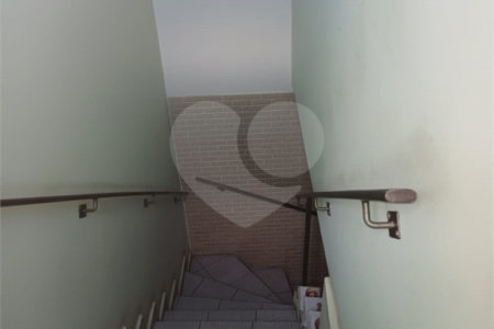 Casa à venda com 4 quartos em Vila Nivi, São Paulo, SP