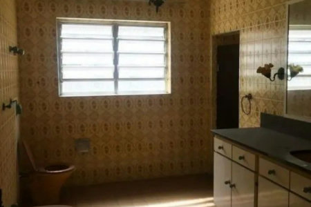 Casa/ Sobrado Amplo no Boqueirão/ Santos/SP