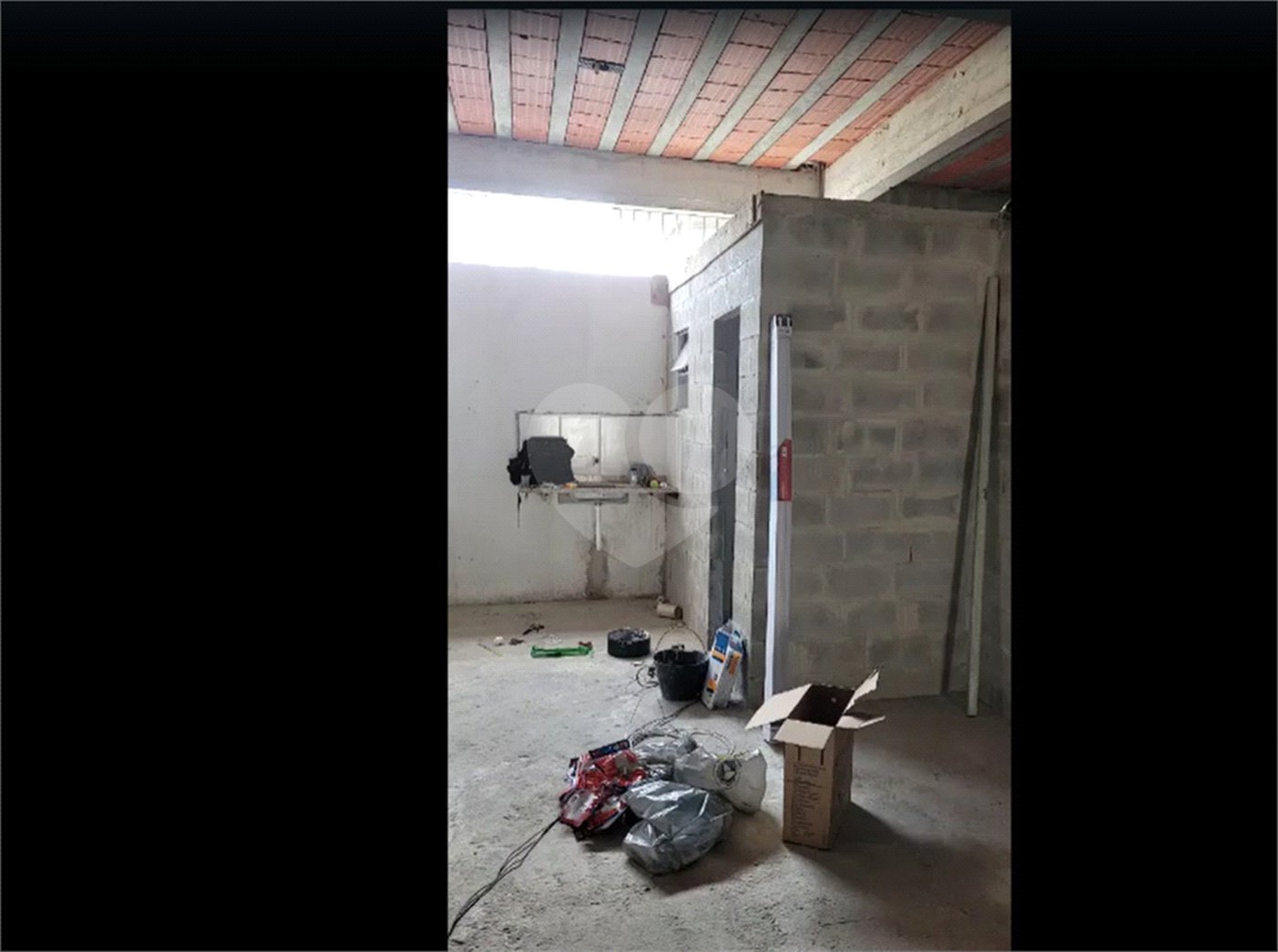 Prédio à venda em Km 32, Nova Iguaçu, RJ