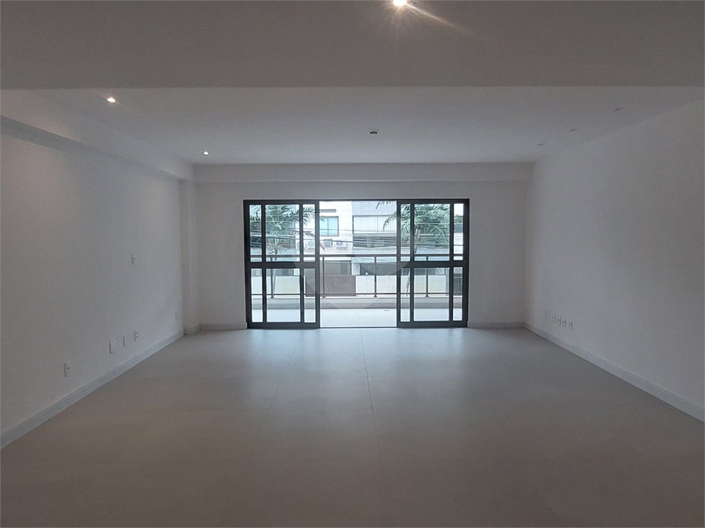 Apartamento à venda com 4 quartos, sendo 2 suítes,  em Recreio dos Bandeirantes, Rio de Janeiro, RJ