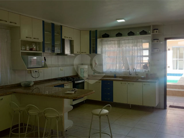 Sobrado à venda com 4 quartos, sendo 1 suíte,  em Interlagos, São Paulo, SP