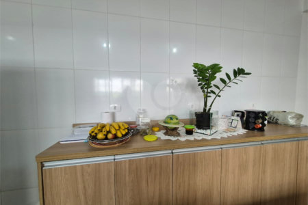 Casa à venda com 4 quartos, sendo 1 suíte, no condomínio Residencial Alto da Lapa II, São Paulo - SP