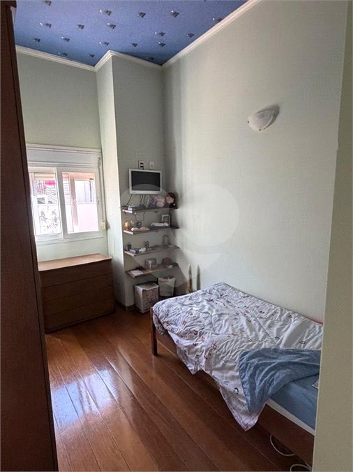 Casa à venda com 4 quartos, sendo 2 suítes, no condomínio Milennium, Valinhos - SP