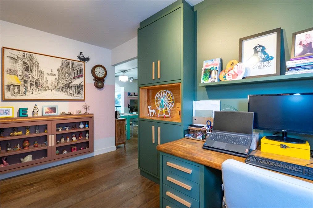 Apartamento à venda com 3 quartos, sendo 1 suíte, em Jardim Morumbi, São Paulo, SP