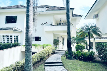 Casa à venda com 8 quartos, sendo 7 suítes, em Barra da Tijuca, Rio de Janeiro, RJ