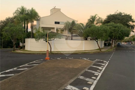 Casa à venda com 3 suítes no condomínio Residencial Villa dos Inglezes, Sorocaba - SP