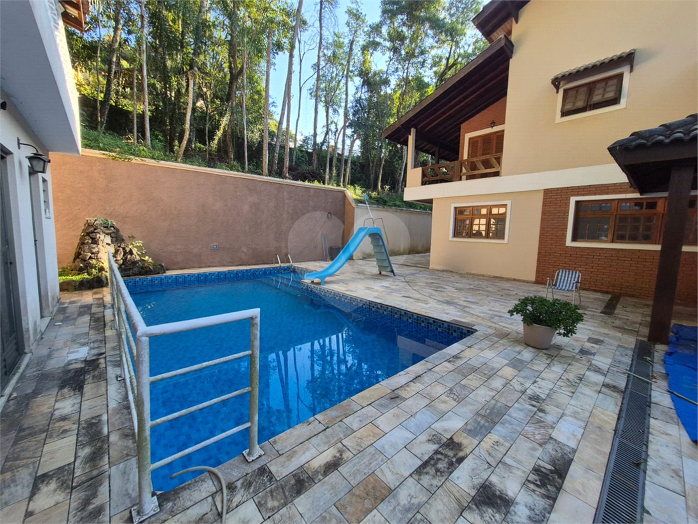 Casa à venda com 4 suítes no condomínio Alpes da Cantareira, Mairiporã - SP