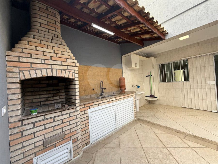Sobrado à venda com 3 quartos, sendo 1 suíte,  em Parque Vitória, São Paulo, SP