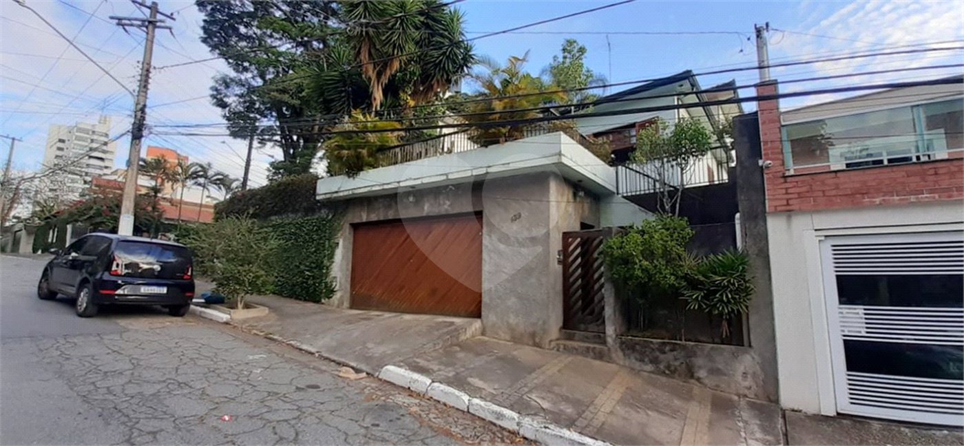 Sobrado à venda com 3 quartos em Água Fria, São Paulo, SP