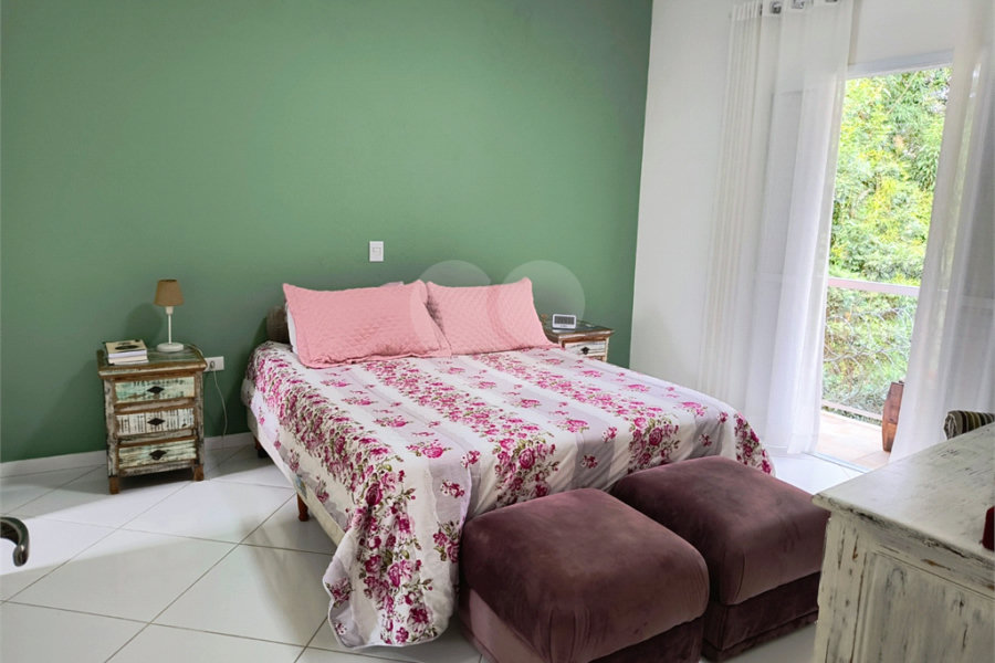 Casa à venda com 4 suítes em Roseira, Mairiporã, SP