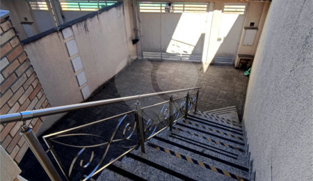 Sobrado à venda com 3 suítes em Vila Nivi, São Paulo, SP