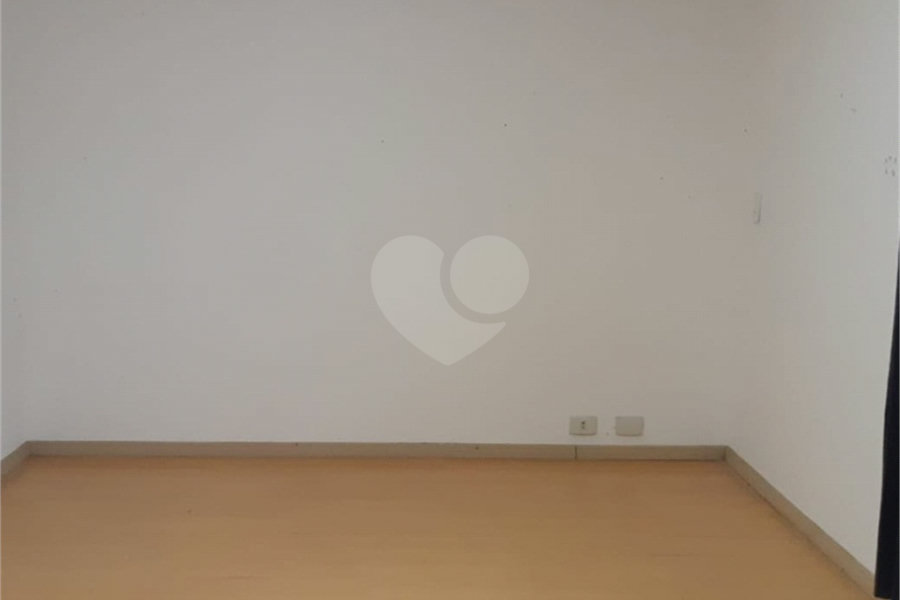 Casa à venda com 4 quartos, sendo 1 suíte, em Horto, São Paulo, SP