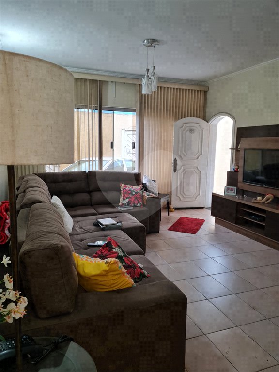 Sobrado à venda com 3 quartos, sendo 1 suíte, em Vila Ester (zona Norte), São Paulo, SP