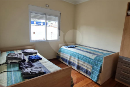 Sobrado à venda com 4 quartos, sendo 1 suíte, em Jabaquara, São Paulo, SP