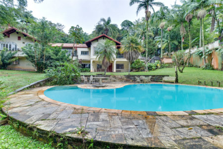 Casa à venda com 5 suítes no condomínio Chácara Flora, São Paulo - SP