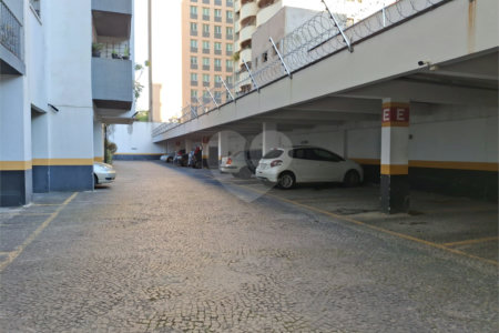Apartamento à venda com 2 quartos, sendo 1 suíte, em Moema, São Paulo, SP