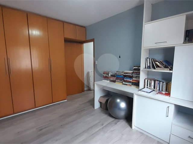 Sobrado à venda com 3 quartos, sendo 1 suíte,  em Jardim Prudência, São Paulo, SP