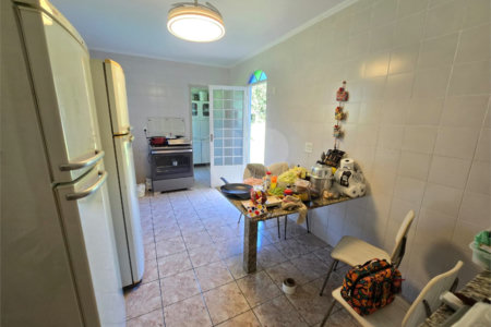 Chácara à venda com 4 quartos, sendo 1 suíte, em Cercadinho, Alambari, SP
