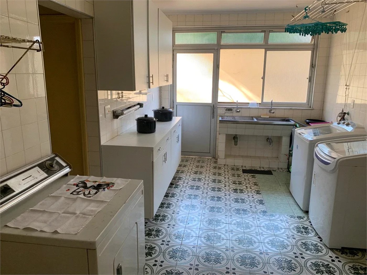 Casa à venda com 4 quartos, sendo 2 suítes, em Vila São Francisco, São Paulo, SP