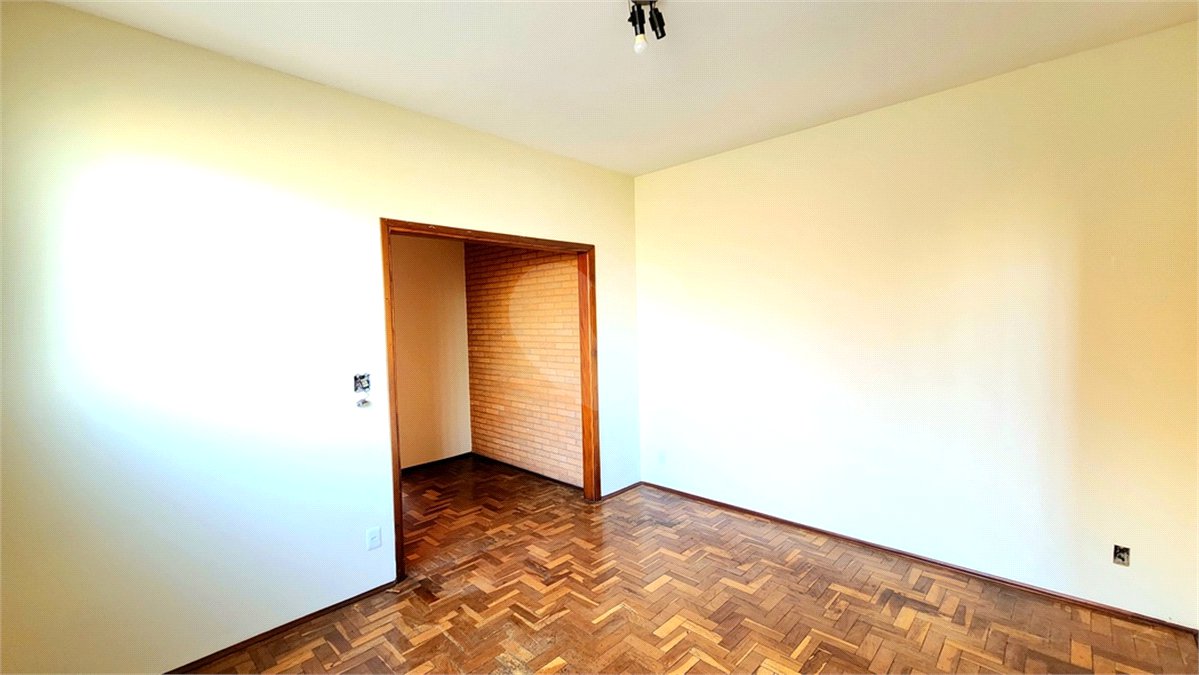 Casa à venda com 3 quartos, sendo 1 suíte, no Centro, Araraquara, SP