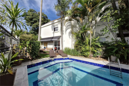 Casa à venda com 4 quartos, sendo 3 suítes,  no condomínio Le Lis Vert Village, São Paulo - SP