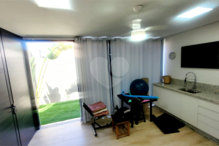 Casa à venda com 4 suítes no condomínio Sta Morriz, Campinas - SP