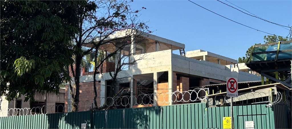 Casa à venda com 4 suítes no condomínio Casa Jardim Paineiras, São Paulo - SP