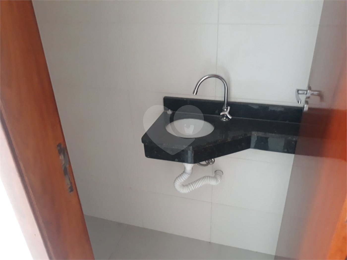 Casa à venda com 2 suítes no condomínio Casa de Pedra, São Paulo - SP