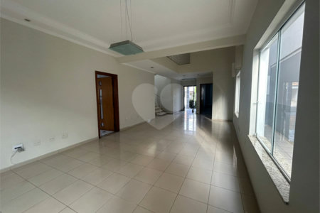 Casa à venda com 4 quartos, sendo 1 suíte,  no condomínio Lago da Boa Vista, Sorocaba - SP
