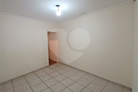 Casa à venda com 3 quartos, sendo 1 suíte, em Jardim Santo Elias, São Paulo, SP