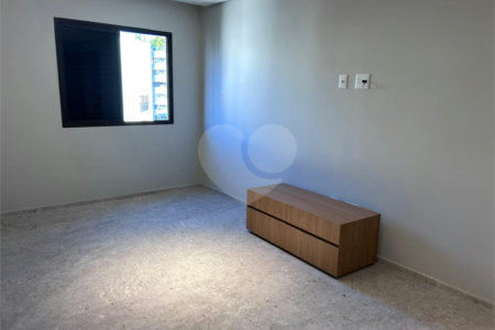 Cobertura à venda com 3 suítes em Vila Nova Conceição, São Paulo, SP