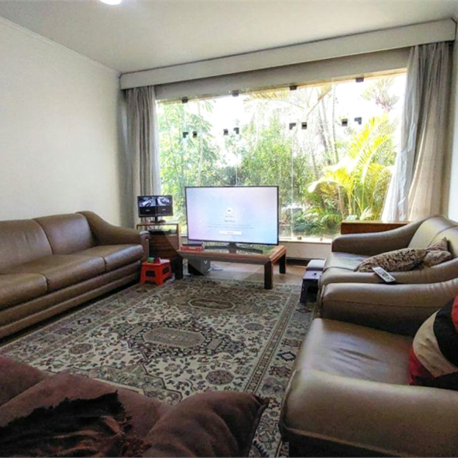 Casa à venda com 6 quartos, sendo 3 suítes, em Jardim Brasil (zona Sul), São Paulo, SP
