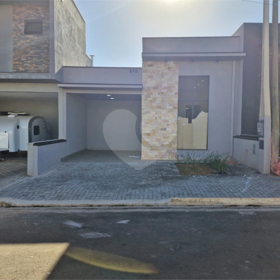 Casa à venda com 3 quartos, sendo 1 suíte, em Residencial Lago dos Ipês, Itapetininga, SP