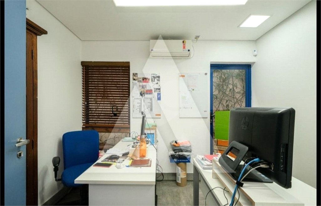 Casa à venda com 3 quartos, sendo 1 suíte, em Indianópolis, São Paulo, SP