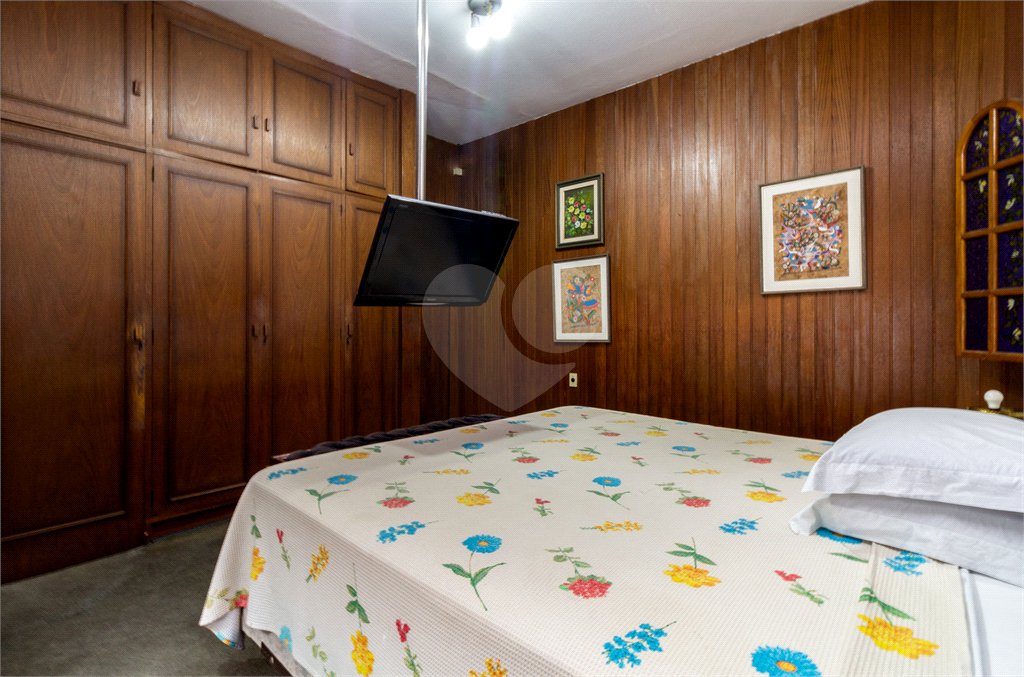 Casa Térrea à venda na Saúde c/285 m2 - Terreno de 392,50 m2 - 3 Quartos/2 Suítes/3 Vagas