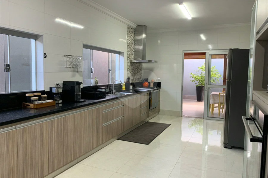 Linda Casa à Venda no Bairro Santa Rosa, na cidade de Piracicaba-SP.