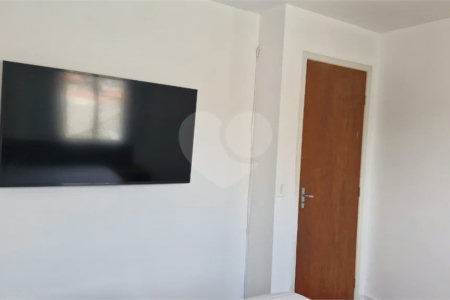 Casa à venda com 2 quartos, sendo 1 suíte, no condomínio A.m.costa, São Paulo - SP