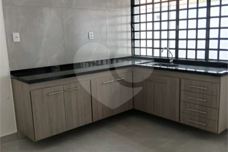 Sobrado para alugar com 2 quartos, sendo 1 suíte, no Centro, São Roque, SP